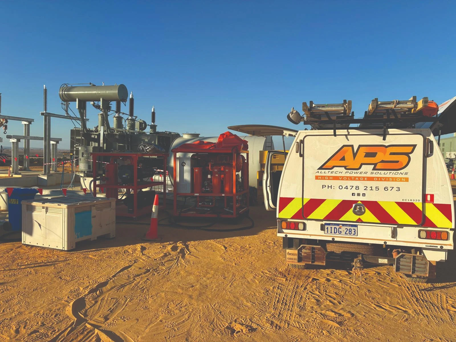 Alltech Power oil filtration plants and vehicle beside a power transformer on site